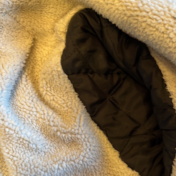 Berne heavy duty fleece lined and quilted/insulated work jacket. Size 14-16. - Picture 4 of 5